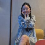Bae Woo-hee Instagram - #다우렌의결혼 보러👰🏻‍♀️ 너무 신나고 따뜻했다🪽 사랑둥이 성은이랑 함께🖤