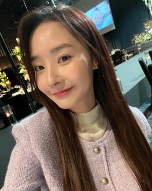 Bae Woo-hee Instagram - 윤조의 결혼식👰🏻‍♀️🧡