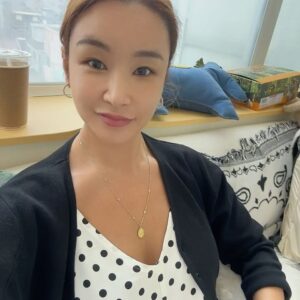 Bae Yoon-jung Instagram - 주말🩶