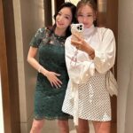 Bae Yoon-jung Instagram - 결혼식갔다 사우나동생. 학원동생.스피카동생 다만나네😉 난왜 어딜가나 언니여🥲 보형아!!넘 아름답더라... 막둥이가 언제 이렇게커서 결혼을🙏 오늘 넘 행복해보이더라..👍👍 . . . #결혼식#하객룩#화이트오바였나#행복해👍