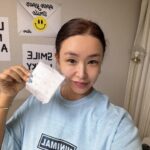 Bae Yoon-jung Instagram - #광고 사실 굳이 말하지 않아도 출산 후 웬만하면 경험해 보셨을거에요 저는 요실금은 나이가 들면 생기는 건줄만 알았는데 그게 아니더라구요😮‍💨 경험을 하고나니 흐미... 요실금이 임신이나 출산 후 등에 생길 수 있는 자연스러운 증상이라고 하더라구요.. 아마 많은 엄마들이 겪고 있다고 생각해요! 제가 춤을 추거나,웃음,기침 등 배에 힘들어갈 때 증상들을 가끔 경험을 했었는데 주위 엄마들 한테 물어보니 역시나 다들 공감을 하더라구요 🥹 저는 요실금증상이 심하지 않아 평소에 항상 일반 팬티라이너를 착용했었거든요 그런데, 요실금 전용 제품이 있다고 해서 사용해보니 넘 좋아서 소개해 드리려고해요👍 바로! 디펜드 애니데이! 제가 써본 결과, 수분 함량이 높은 요를 빠르게 흡수해 샘걱정이 없고, 팬티라이너와 다른 보송한 착용감이 너무 좋았어요! 100% 유기농 순면커버로 피부에 안심하고 착용하셔도 되구요. 여성용품과 제품 형태, 착용감도 비슷해서 부담감도 없었어요!! 생리, 분비물과는 엄연히 다른 요실금, 요는 수분함량이 높아 생리대나 팬티라이너로는 흡수가 잘 되지 않아 요의 특성에 맞게 최적화된 요실금 전용 제품을 써야해요! 여러분도 저와 같이 요 “디펜드 애니데이” 꼭 사용해 보시길 추천드려요^^ #디펜드애니데이 #디펜드 #애니데이 #요실금전용제품 #가벼운요실금 #산후요실금 #유기농라이너 #요실금라이너