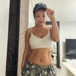 Bae Yoon-jung Instagram - 태생적으로 마를수없는몸이지만(떡대,뼈가너무큼) 그래도 1년전 한약다이어트를시작해 13키로빼고 정상인몸으로돌아온게 1년중 저에겐 가장큰 잘한일중하나🙏 이제 유지를 언제까지하느냐가 젤중요하네요 아이낳기전몸으로 가기에는 이제 운동을해서 탄력을만들어야할듯요😮‍💨 운동싫고 먹는거 완전조절못하시는분들 상담이라도함받아보세요!! 저 이제 계약이끝나서 한의원에서 혜택을드리는게 이번이 마지막이라고하더라구요🥹 꼭 상담이라도받아보시고 독하게준비하셔서 자존감올리고 이쁜옷많이 입으세요‼️ 거울보는재미가생기면 더 욕심납니다~ 다이어트상담신청은 담주일요일까지구여 링크는 제 프로필에 올려놨어요🩶