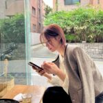 Bae Yoon-kyung Instagram - 주머니에 알러지약 필수.🍂🤧💊