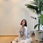 Bae Yoon-kyung Instagram - 🐥🌱⭐️