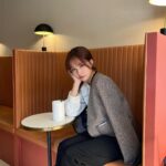 Bae Yoon-kyung Instagram - 주머니에 알러지약 필수.🍂🤧💊