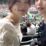 Bae Yoon-kyung Instagram - 하와이 사진 반도 정리 못했는데 벌써 작년😳 동생 졸업식겸 6년만에 다녀온 12월의 하와이🌴 우기라 예쁜 하늘을 거의 못 봐서 아쉬웠지만 너무 추우니까 생각난다. 언젠가 또 갈께!!🐬 다들 새해 건강하고 행복하시고 내일도 서울은 눈이 많이 온다고하니 눈길 조심하세요☃️
