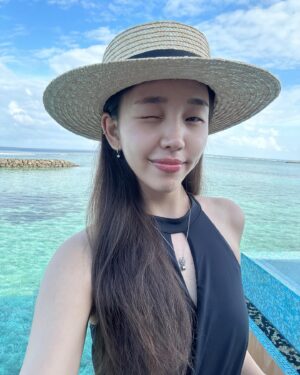 Baek A-yeon Instagram - 물놀이 죠아🐟🐠🐋🌊