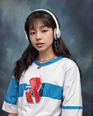 Baek A-yeon Instagram - 이게.. 나..??🫢
#이어북