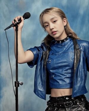 Baek A-yeon Instagram - 이게.. 나..??🫢
#이어북