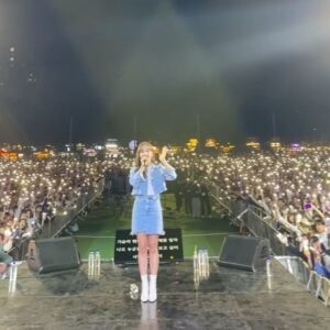 Baek A-yeon Instagram - 나 진짜 #과기대 만나서 너무 행복했다구..🫶🏻🥰
다들 재밌게 놀아줘서 고맙구, 
결혼 축하한다고 외쳐줘서 고맙구,
질투가나 타이밍 기가막히게 맞춰서 불러줘서 고맙구,,
받은것만 너무 많았던 과기대
사랑해 모두😘💜