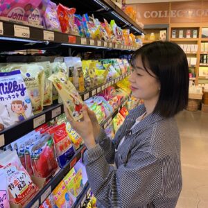 Baek Jin-hee Instagram - 심부름가서 먹고싶은거사기🧸
