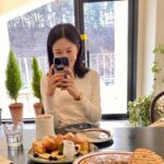 Baek Jin-hee Instagram - 🌊🩵🌲🩵⚡️