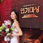 Baek Jin-hee Instagram - 6개월동안 진짜가 나타났다를 사랑해주신 모든 분들 감사드려요! 2024년에는 작은일에도 더 껄껄껄 웃으며 모두가 행복한 한해로 기억되는 일만 가득했으면 좋겠습니다❤️ 🫶🏻새해복많이받으세요🫶🏻