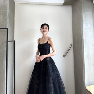 Baek Jin-hee Instagram - 🩶다녀오겠습니다🖤