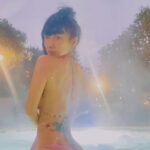 Bai Ling Instagram - The joyful healthy me in Jaccuzzi. #makeupfree Click the link in my bio for my fashion and creation @bailinghollywoodpopularshop @quarantineromancee Yes, your dream becomes true just now! Haha Some of my fans DM me saying it’s not fair that I show I am in #jacuzzi in my story but not showing what do I wear, or what kind of #bikini I am wearing , well here you go, do you like it ? It is #streaming #hot #outdoors in #jacuzzi , I am feeling so good and so happy 😛💃👏 I like how the smoke flying around me. I am #filming have to #dress pretty tight sexy dress, but I have been #eating a lots of #goodfood as you can see in my story, but I am cutting down #pasta now haha in which I love good #noodles #delicious , but as long as we have discipline then we are all good. I also did a little #swimming , after the hot Jacuzzi the swimming pool actually is not feeling that cold anymore. But I did not study much today just enjoyed in #spa and played with water and watched the trees dancing in the wind, and how the clouds slowly walking in the sky , and also see a little squirrel running by, so fast, and smelled the scent of nature, enjoyed and feeling how pleasant life is. What did you do today and tonight ? Cookie: Life is beautiful dose not even matter what we are doing, as long as we are not thinking in our head all the time, but experiencing life naturally, and the feelings of how we feel with our body and our emotions when we are with nature, when we are with life. The truth is that when you let go of your thoughts then actually the good and necessary thoughts will then suddenly come to you. This is how it works, when you give up control and you are actually in control but without you aware of it. Thats the magic, the secret, and the magic feelings of life itself . Let’s give up control and just play. Love from nature 💖😛👍 #bailing #hollywood #healthylifestyle #healthyliving #healthybody #positivevibes #bailingmovie #bailingfashion #fashion #白靈電影 #白靈時尚 #spalife #bikini #比基尼 #bikiniseason #workout