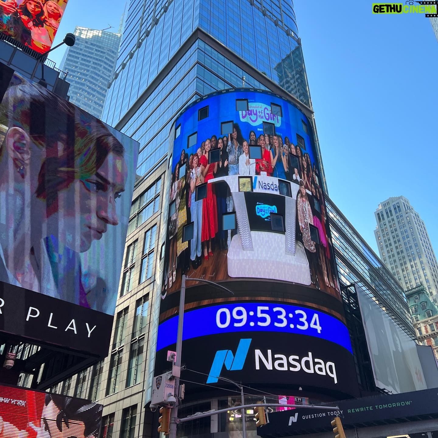 Bailey Bass Instagram - International day of the girl w/ @nasdaq @teenvogue and @culturehousemedia ❤️❤️❤️ Thank you for having me. What a lovely morning with so many inspiring women and girls. Hair: @hairbycassy Hair asst: @indiawilliamshair Makeup: @sandy_nicha Styling: @andrewgelwicks Styling asst: @k.gleason4 Tailoring: @migpena #dayofthegirl #nasdaq