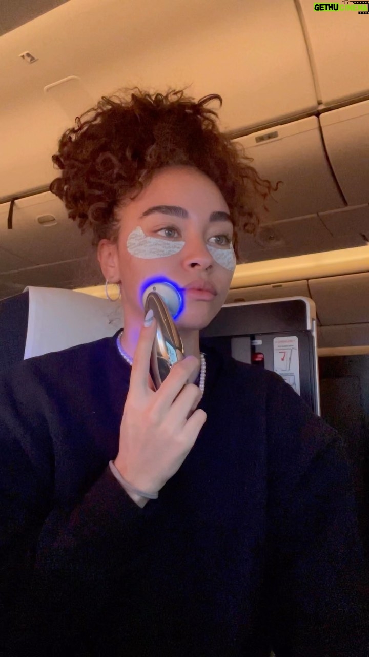 Bailey Bass Instagram - During the @avatar press tour I tested out this travel skin care routine because I get painful blemishes that take daysss to go away EVERY time I travel…but this time, I didn’t. The biggest tip from my lovely aesthetician at @aisoul_inc was to SWITCH MY MASKS every 2 hours. This is the one step of my Traveling Skin Care Routine I never skip🤍 Then I wipe my face with a hypoallergenic MAKE UP WIPE and I love a great cooling EYE MASK. I follow that up, using the @snatchedbypaulyblanch TOOL, which helps prevent blemishes and redness. I use my go to ACNE SERUM from @rodanandfields @alesya.iggy which thankfully is under 4fl oz. I end the routine by brushing my brows and adding lip balm. ALSO, I really try to drink loads of water💋 #skincareonthego #travel