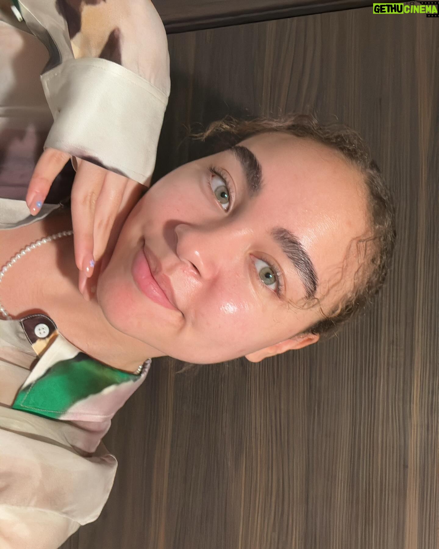 Bailey Bass Instagram - This New York Fashion Week I went make up free. This is what I’ve learned… 🥰Our impact and kindness matters far more than what we look like. I already knew this, but this Feb NYFW definitely solidified that ideology. ❤️What makes NYFW special is not necessarily the fashion, although that is a big part of it. One of my favorite parts are the people that make NYFW possible and the friends you get to celebrate and share the moments with me. @bachmai and @sophfei @priscilla.tsai and my mama ( @alesya.iggy ) made this one special for sure! 💋lastly, not every look HAS to be a no makeup look. I know, ironic. I think there’s a time and a place for everything to be fair, but, for sure, it was freeing not having to wash my face four times at the end of the day. p.s. I’ve wanted to say this for a while now. Please please stop filtering my face when resharing my posts. I purposely and intentionally don’t use filters and it’s hard to see my face filtered when I work hard to be confident in my own skin. Thanks fwends🌝🤍🪐💕 #nyfw #nomakeup