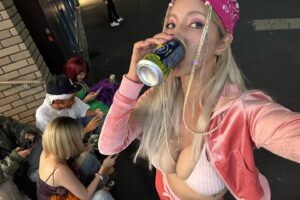 Bambi Watanabe Instagram - 2週間だけのロン毛💞
楽しんだ🙋‍♀️