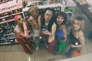 Bambi Watanabe Instagram - 2週間だけのロン毛💞
楽しんだ🙋‍♀️