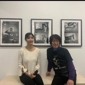 Bambi Watanabe Instagram - #森山大道　さんが約60年ぶりに撮られたヌード作品集
『Orizuru』のモデルをやらせて頂きました。
私の人生史上とってもとっても光栄なことです！！グラビア、ヌードをやっていて本当に心からと良かったと思える作品です。
大道さんに撮られてる私はお仕事をやらせていただき14年、長い戦いに終止符を打たれた感じです。
なんだろ、上手にいえないけど、
渡辺万美ではなく渡邉花穂です。

是非みなさまご覧くださいませ。