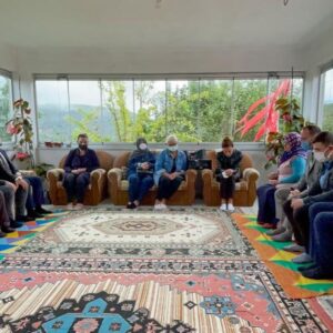 Banu Akdeniz Instagram - Yine çok şükür Rabbim’e bugünde Şehit jandarma Onbaşı Orkun Eyice kütüphanemizin açılışını dualarla yaptık.Başta Ordu Valimiz Tuncay Sonel ve Ordu Milli Eğitim Müdürü  Mehmet Fatih Vargeloğlu olmak üzere emeği geçen herkese sonsuz teşekkürler.Şehitlerimizi unutmayalım unutturmayalım onlar bizler için gözlerini kırpmadan canlarını feda ediyorlar,isimleri yaşatalım🙏#şehitorkuneyice  #ordukumruilçesi