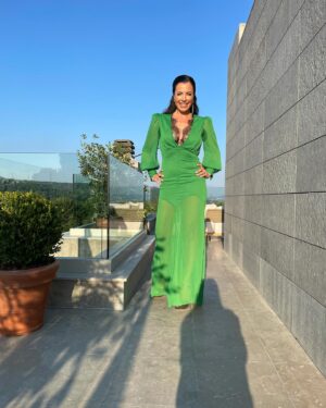 Banu Akdeniz Instagram - Eğlence başlasın 💃💃💃 #aybikesuatevleniyor @mmbahcecik @dogankopal @ozlemyldzmakeup 🧿🧿🧿 #düğünsezonu #instalike #instagood #instagram