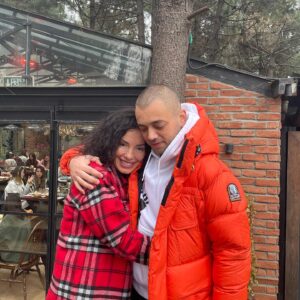 Banu Akdeniz Instagram - Kardeş candır❤️🧿 @kazimakdeniz Herkese sevdikleriyle musmutlu pazarlar 🧚💃💃💃