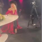 Banu Alkan Instagram - DÜNYA GÜZELLERİMMASADA#istanbul #paris #london #newyork #india #dubai #berlin @dunyaguzellerimmasada @mustafakotan @banualkanresmi @bulentersoy.com.tr @safiyesoyman