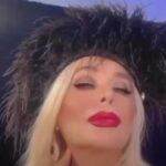 Banu Alkan Instagram - DÜNYAGÜZELLERİMMASADA MASADA İLK ÇEKİM#istanbul #newyork #paris #london #dubai #india #banualkan #ankara @banualkanresmi