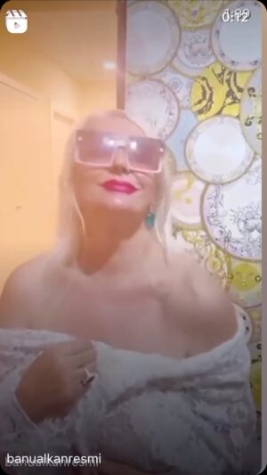 Banu Alkan Instagram - EVİMDE DOĞAL BİR BANU ALKAN#istanbul #dubai #india #paris #london #berlin @kyliejenner @banualkanresmi