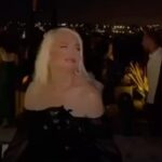 Banu Alkan Instagram - YÜZYILIN STARI ÖDÜLÜMÜ ALDIKTAN SONRA ARKADAŞLARIMLA KUTLADIK BU BÜYÜK ÖDÜLE LAYIK GÖREN HERKEZE SONSUZ TEŞEKKÜRLER#istanbul #newyork #paris #london #india #dubai #berlin @kyliejenner @banualkanresmi