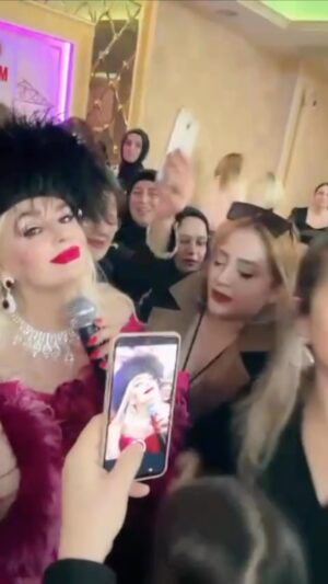 Banu Alkan Instagram - KONSERİMDEN GÖRÜNTÜLER#istanbul #paris #london #newyork #dubai #india #