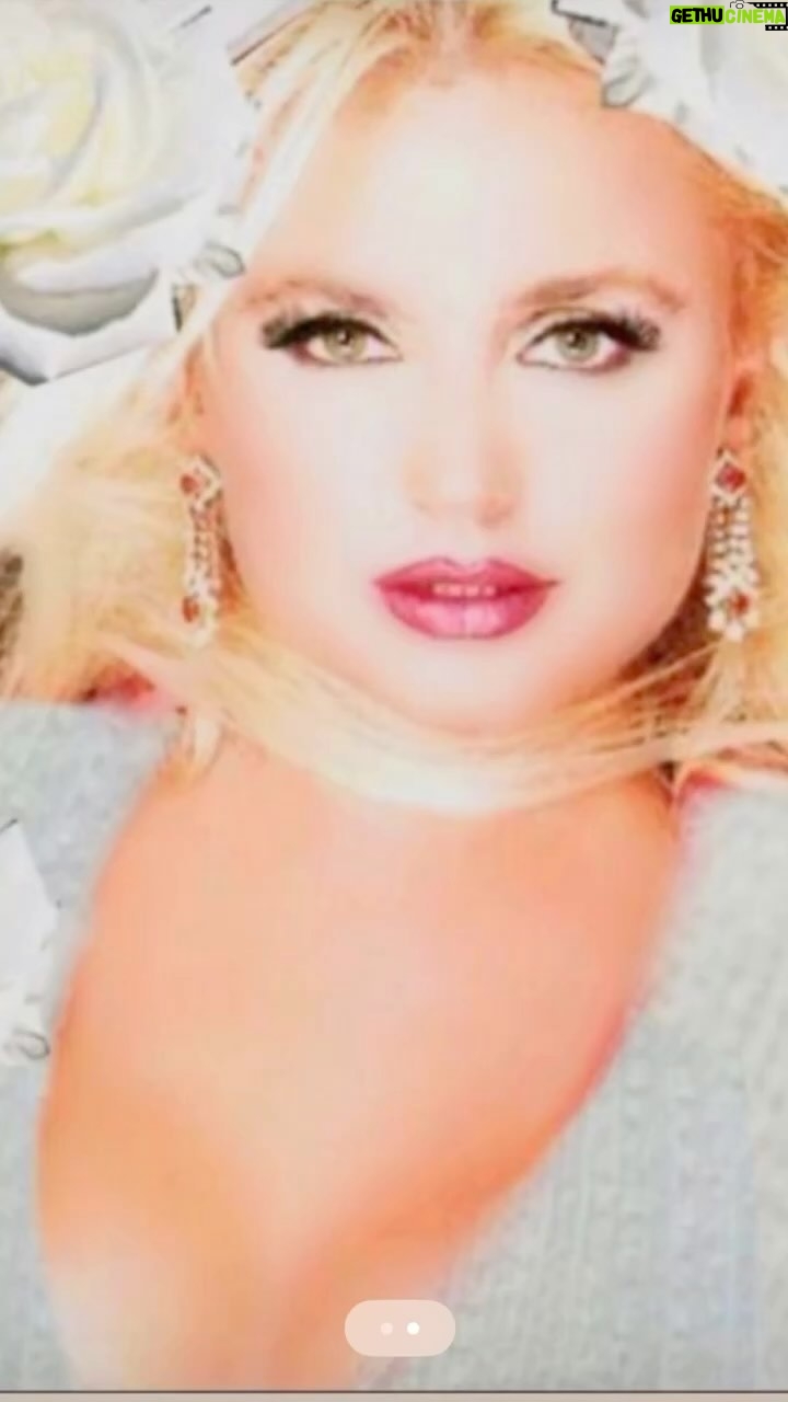 Banu Alkan Instagram - AFRODİT ALBÜMÜN KAPAK RESMİ#istanbul #paris #london #newyork #india #dubai #berlin @jlo @kyliejenner @banualkanresmi