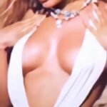Banu Alkan Instagram - BU İKİLİYE DİKKKAT FİLMİMDEN BİR KARE#istanbul #paris #london #india #dubai #newyork #berlin @kyliejenner @jlo @banualkanresmi