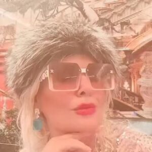 Banu Alkan Instagram - RAFFLES da muhteşem bir gün.. 

#i̇stanbul #paris #london #india #dubai #berlin #prague
