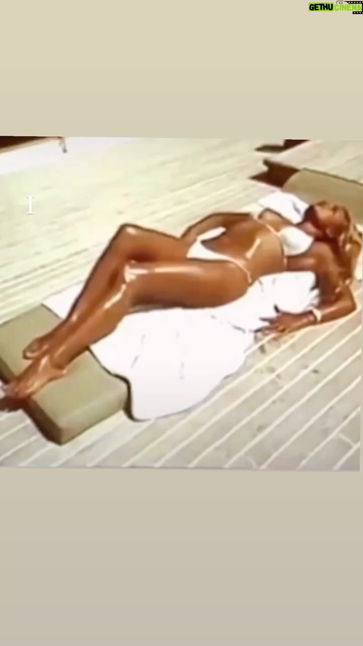 Banu Alkan Instagram - MAVİ YOLCULUK FİLMİMDEN BİR KARE HAKAN URAL BANU ALKAN#istanbul #newyork #dubai #india #paris film #london #berlin @kyliejenner