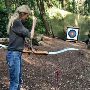 Bar Paly Instagram - The only type of RobinHooding I’m doing… 🏹🎯📈😅 #BowAndArrow #Arbalete