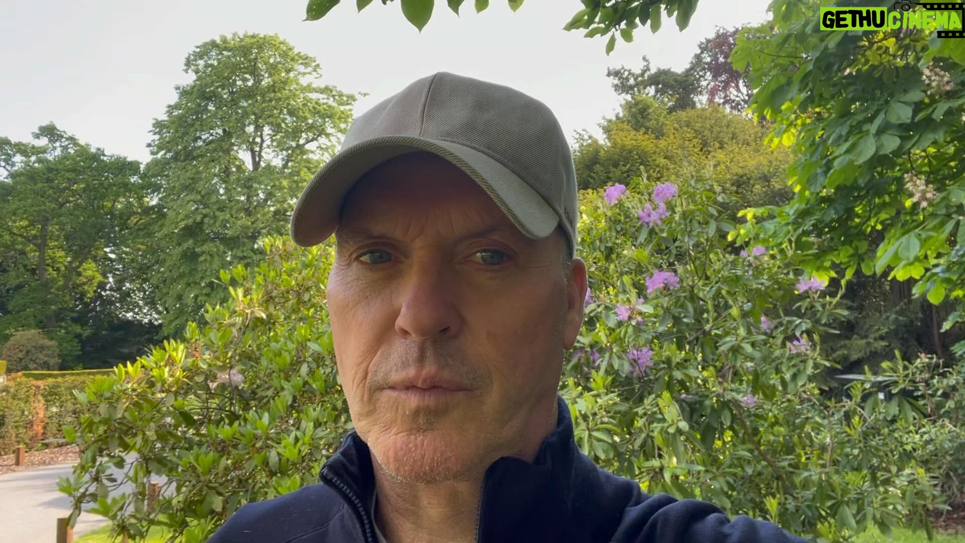 Bárbara Muschietti - 7.2K Likes - This man. This legend. Wearing the cape on June 15th for @dctheflash #michaelkeaton🇦🇷 capo total Keaton!!!