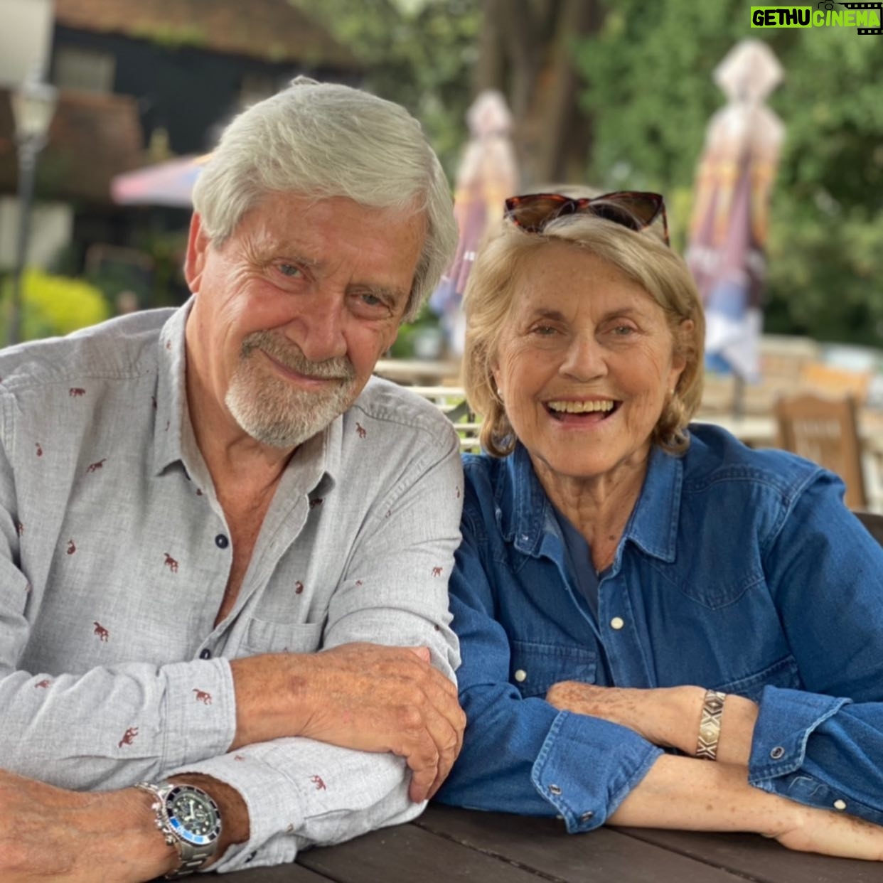 Bárbara Muschietti - 9.8K Likes - Papi Happy Birthday! Thank you for taking us everywhere when we were kids and thank you for letting us take you everywhere now that we are older. Greatest dad, best friend, best serve! Stop fighting with mom 🤣we love you hasta el infinito. 🇦🇷 Feliz cumple Pa! Gracias por llevarnos a todos lados cuando éramos chicos, y gracias por dejar que te llevemos a todos lados ahora que somos menos chicos . Mejor padre, mejor amigo, mejor saque. No te pelees con mami.🤣Te queremos hasta el infinito.