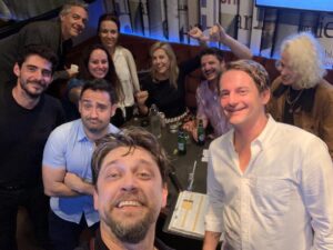 Bárbara Muschietti Instagram - This pic was a while ago, but it makes me very happy. 🇦🇷Esta foto tiene un par de años pero me hace muy feliz #karaoke