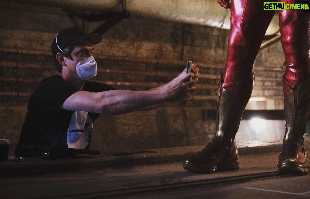 Bárbara Muschietti - 9.3K Likes - @andy_muschietti literally in the trenches checking out the boots @dctheflash 🇦🇷 no hay detalle que se le escape al ojo #theflash . 📸 by @cbj_photo ❤️