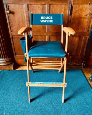 Bárbara Muschietti Instagram - My brother @andy_muschietti posted a chair, so I’m posting one too. 🇦🇷 Mi hermano posteó una silla, así que yo también. #theflash