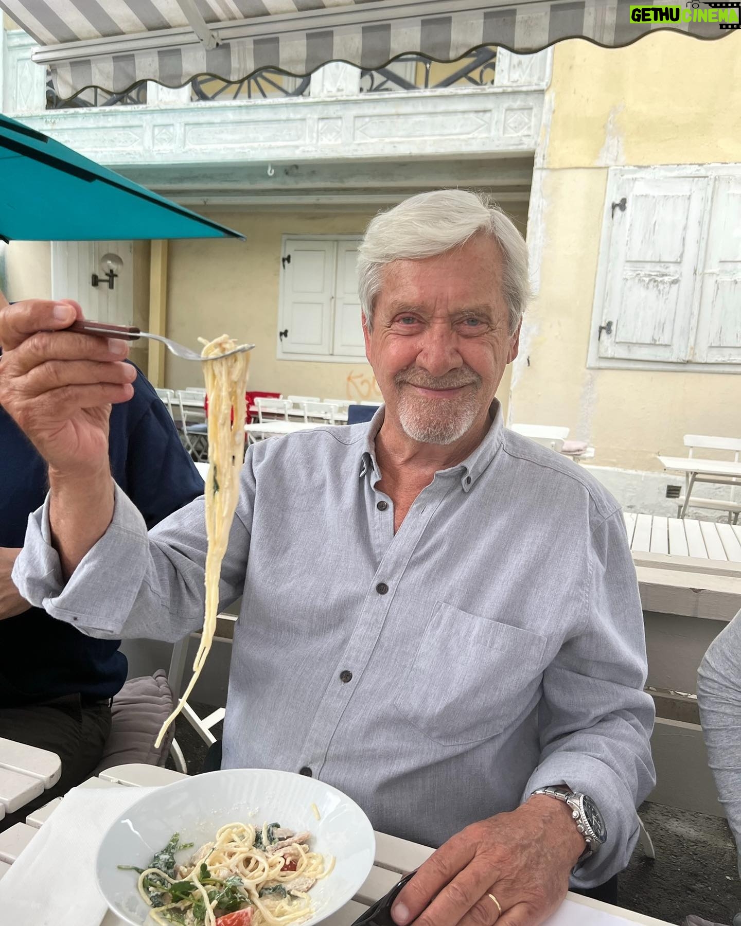 Bárbara Muschietti - 7.3K Likes - My dad. Still today I learn something new with every chat. Happy Father’s Day to the greatest, bravest, most patient, least patient, most loving dad in the world. 🇦🇷Papi, feliz día. La suerte que tenemos que nos hayas criado y nos sigas criando. Gracias por todo. (No tiene IG pero mi mamá se lo muestra!) @andy_muschietti @caindependiente