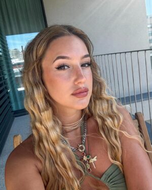 Bárbara Parada Instagram - Sunkissed and some freckles☺️