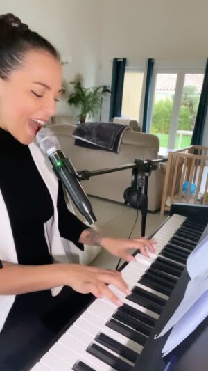 Barbara Lune Instagram - #genieinabottle #christinaaguilera #genieinabottlecover #christinaaguileracover #singer