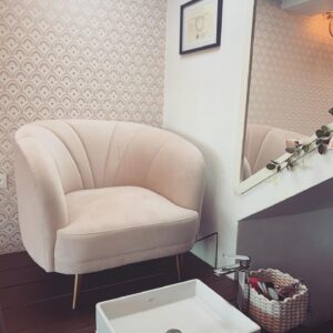 Barbara Lune Instagram - Bientôt 2020 !!! ❤️ Prête pour attaquer l’année avec mes cils par ma copine Megane chez @afavoritenails 😍
Elle a ouvert son salon dans le golf de saint Tropez (Gassin) 
N’hésitez pas à la contacter elle est top je suis fan 🔥🔥🔥
Je suis trop contente pour mes premières photos avec bébé 😋 
Je vous mets toutes ces prestations juste dessous ! Son salon est ouvert toute l’année ❤️ Salon de beauté spécialisé dans l’onglerie et le regard ✨

Prestations proposées : * semi permanent * Gel & rallongement au chablon
* Beauté des pieds complète ( gommage ... ) * Extension de cils ( cils à cils / Russe ) * Réhaussement de cil & teinture * Épilation sourcil & teinture 
Situation : les Cyclades, route de Saint-Tropez, 83580 Gassin ☎️ 06 35 18 32 18 
@afavoritenails