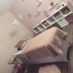 Barbara Lune Instagram – Bientôt 2020 !!! ❤️ Prête pour attaquer l’année avec mes cils par ma copine Megane chez @afavoritenails 😍
Elle a ouvert son salon dans le golf de saint Tropez (Gassin) 
N’hésitez pas à la contacter elle est top je suis fan 🔥🔥🔥
Je suis trop contente pour mes premières photos avec bébé 😋 
Je vous mets toutes ces prestations juste dessous ! Son salon est ouvert toute l’année ❤️ Salon de beauté spécialisé dans l’onglerie et le regard ✨

Prestations proposées : * semi permanent * Gel & rallongement au chablon
* Beauté des pieds complète ( gommage … ) * Extension de cils ( cils à cils / Russe ) * Réhaussement de cil & teinture * Épilation sourcil & teinture 
Situation : les Cyclades, route de Saint-Tropez, 83580 Gassin ☎️ 06 35 18 32 18 
@afavoritenails