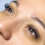 Barbara Lune Instagram – Bientôt 2020 !!! ❤️ Prête pour attaquer l’année avec mes cils par ma copine Megane chez @afavoritenails 😍
Elle a ouvert son salon dans le golf de saint Tropez (Gassin) 
N’hésitez pas à la contacter elle est top je suis fan 🔥🔥🔥
Je suis trop contente pour mes premières photos avec bébé 😋 
Je vous mets toutes ces prestations juste dessous ! Son salon est ouvert toute l’année ❤️ Salon de beauté spécialisé dans l’onglerie et le regard ✨

Prestations proposées : * semi permanent * Gel & rallongement au chablon
* Beauté des pieds complète ( gommage … ) * Extension de cils ( cils à cils / Russe ) * Réhaussement de cil & teinture * Épilation sourcil & teinture 
Situation : les Cyclades, route de Saint-Tropez, 83580 Gassin ☎️ 06 35 18 32 18 
@afavoritenails