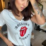 Barbara Lune Instagram – Plus que 6 kilos à perdre ! 

Pour fêter ça j’ai fait du shopping ! Ça faisait une éternité ! 🥰 

Quel style vous préférez? 1,2,3,4 ou 5 ? 😍

Il y a jusqu’à 85% de réduction sur leur site ! C’est maintenant ou jamais ! ❤️

Avec mon code : Lune22

@sheinfrance_
#SHEINblackfriday #SHEINgoodfinds #Sponsorisé

Photo 1 : 
SHEIN X Stephanie Durant Sweetheart Neck Raglan Sleeve Sweater	7510722
Et 
High Waist Slant Pocket Skinny Jeans	6248377

Photo 2 : 
Solid Slim Fit Cami Bodysuit	10267928
Et
SHEIN PETITE Drop Shoulder Double Breasted Pocket Patched Overcoat	6332992
Et
High Waist Slant Pocket Skinny Jeans	6248377

Photo 3:
Turtleneck Ribbed Knit Tee & Flare Skirt	7242517

Photo 4:
THE ROLLING STONES Mouth And Letter Graphic V Neck Tee	10856795

Photo 5:
Boat Neck Lace Up Cuff Batwing Sleeve Sweater Without Belt	11603852
Et
Solid High Waisted Biker Shorts	2041774